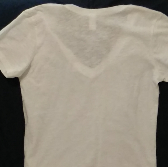 1 SM. Left NWOT 100% Cotton V-Neck Soft Tee - Picture 3 of 5
